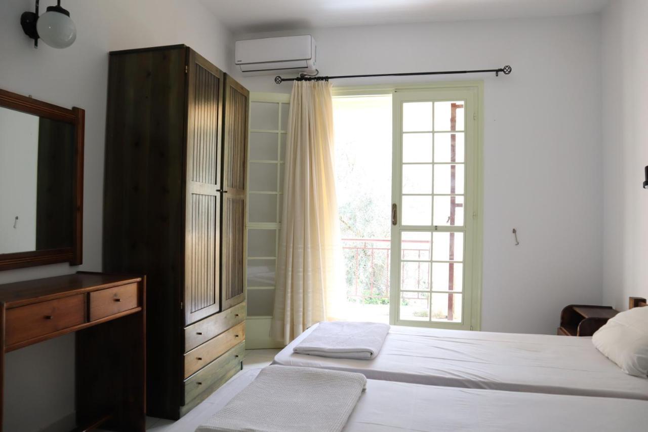 Yénion Camelia Studios מראה חיצוני תמונה